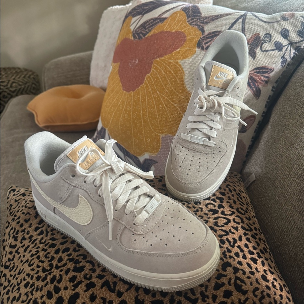 Nike Air Force 1’s Light Bone / Coconut Milk-Sesame Size 9.